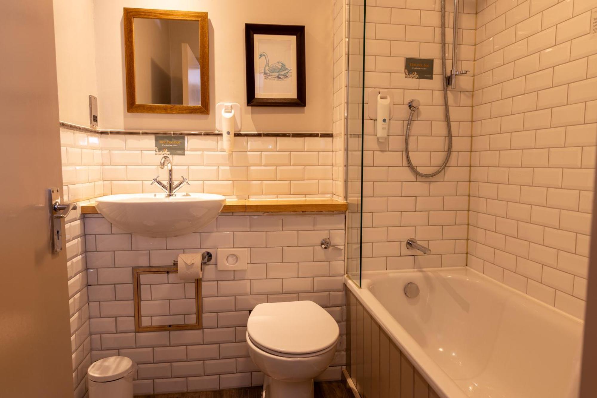 Greswolde Arms By Chef & Brewer Collection Hotel โซลิฮัล ภายนอก รูปภาพ